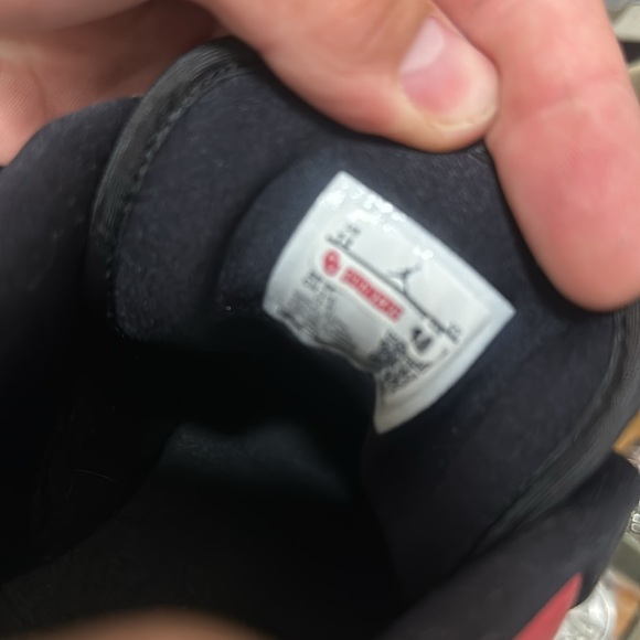 OU FOOTBALL TEAM ISSUED JORDAN 1 LOWS. - Picture 4 of 4